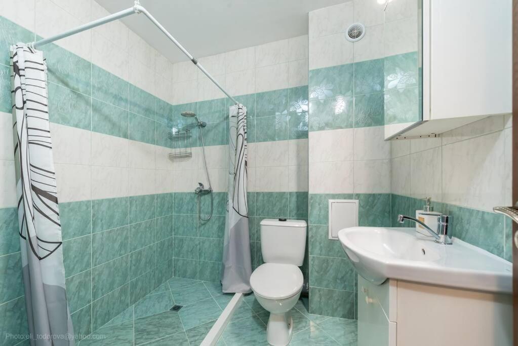 Bright Place Next To Grand Mall Varna Extérieur photo